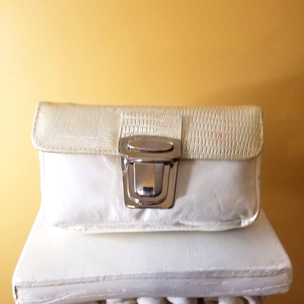 EGGSHELL WAIST BELT PURSE